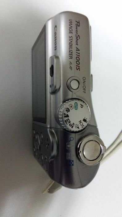 Компактный фотоаппарат Canon PowerShot A1100 IS