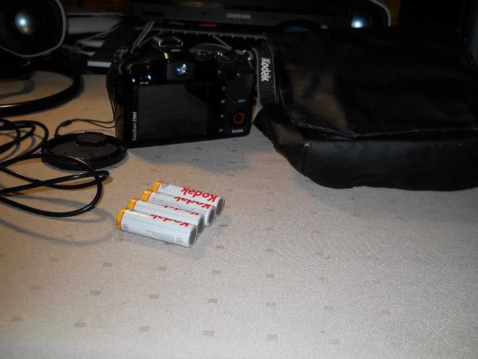 Продаю фотоаппарат Kodak EasyShare Z980+сумка+4 аккумулятора