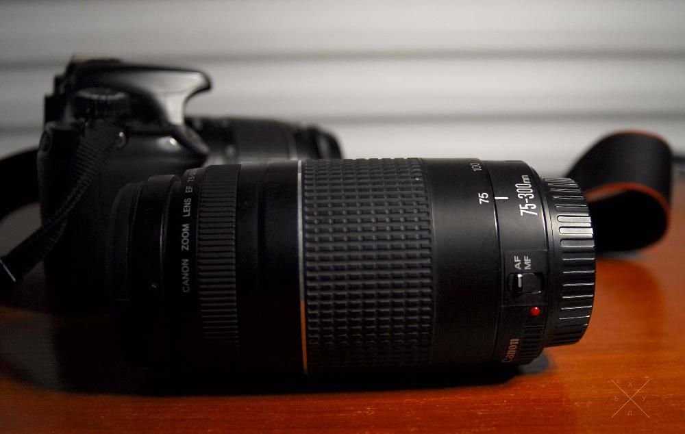 Продам зеркальный фотоаппарат Canon EOS 1100D +kit (18-55 + 75-300) II