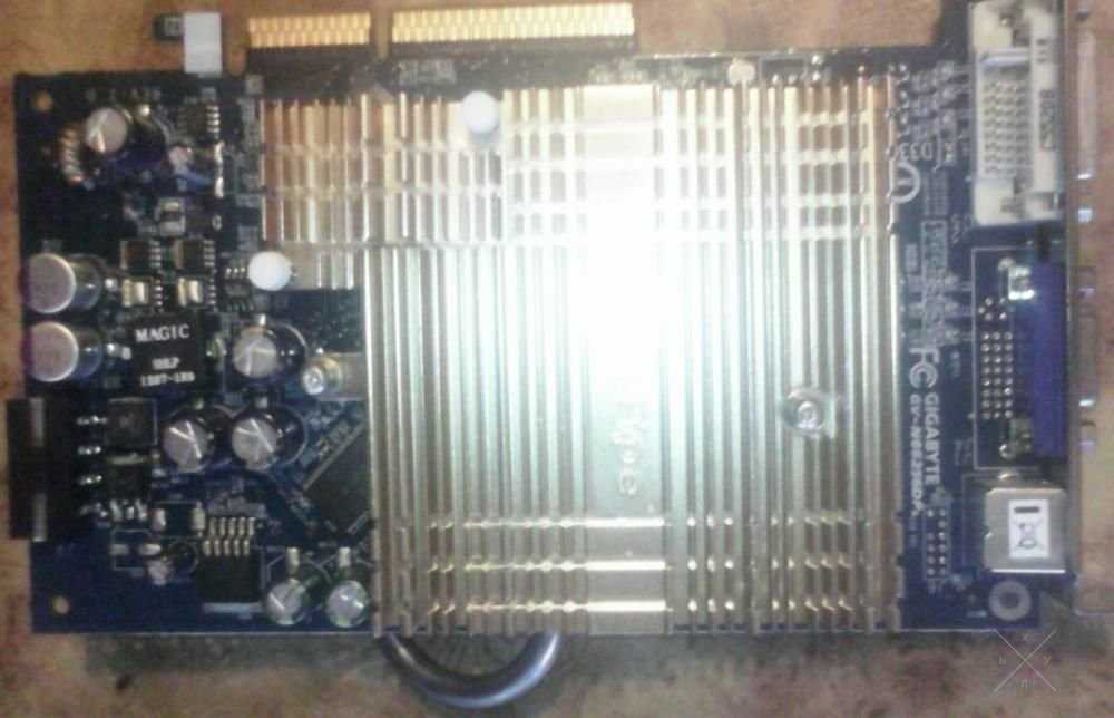 Видеокарта AGP GeForce 6600 GigaByte GV-N66256DP 256Mb