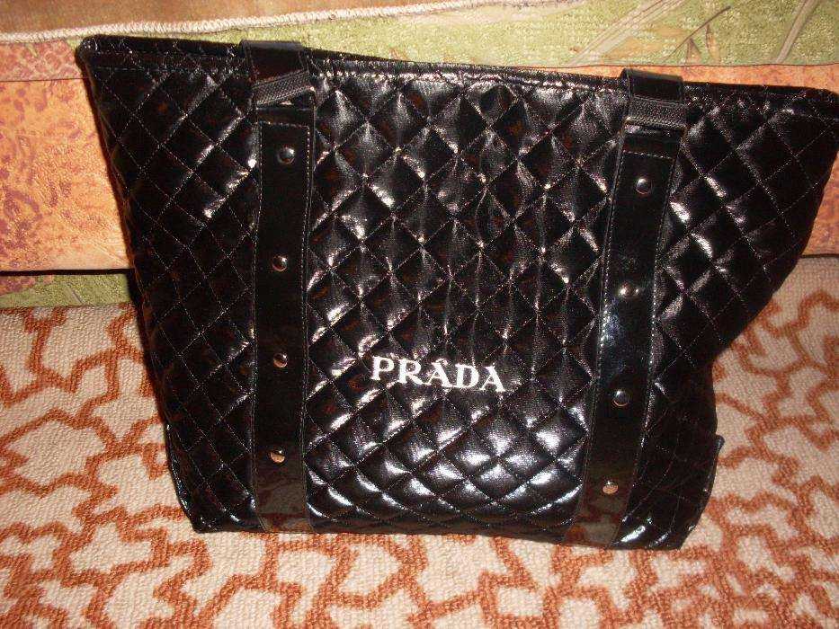 Женская стеганная сумка Prada