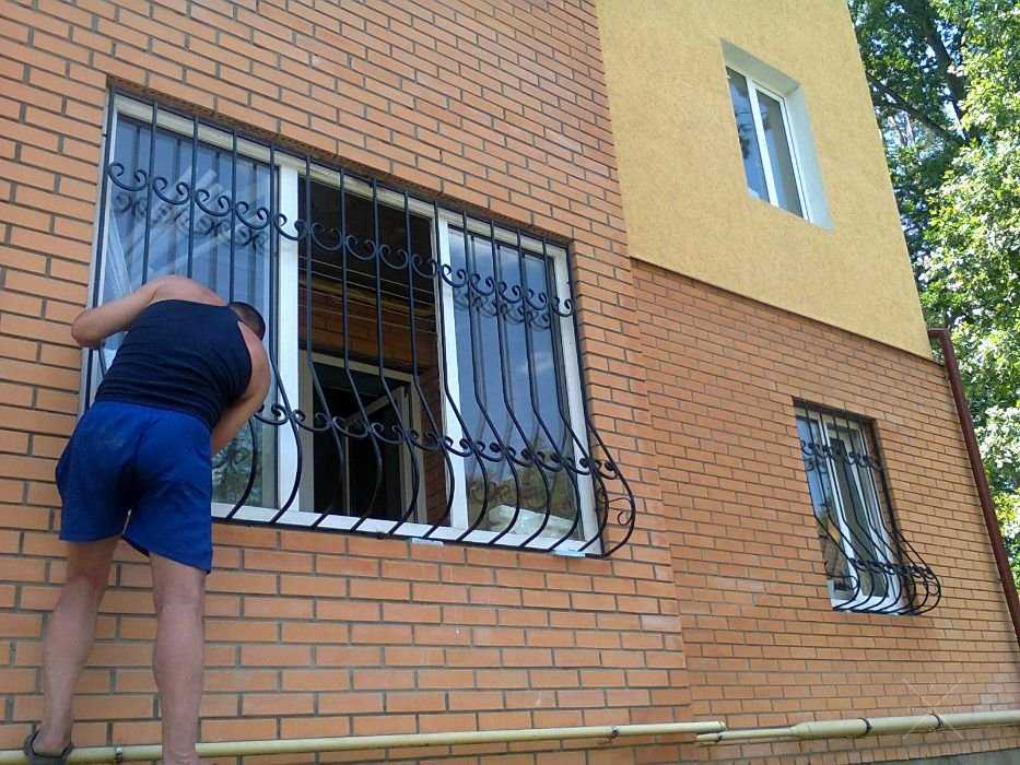 РЕШЕТКИ НА ОКНА,любые сварочные работы!От часного и честного лица
