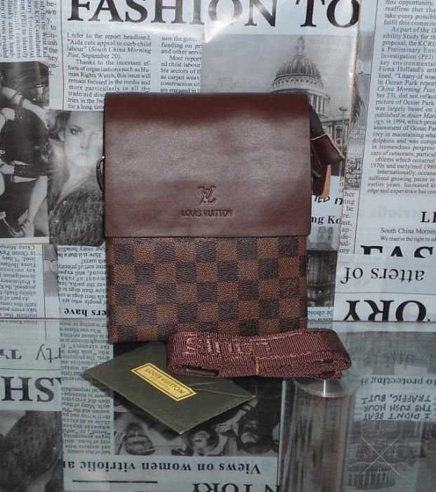 Коричневая мужская сумка через плечо Louis Vuitton кожа, Италия