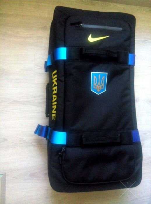 чемодан сборной Украины, дорожняя сумка Nike