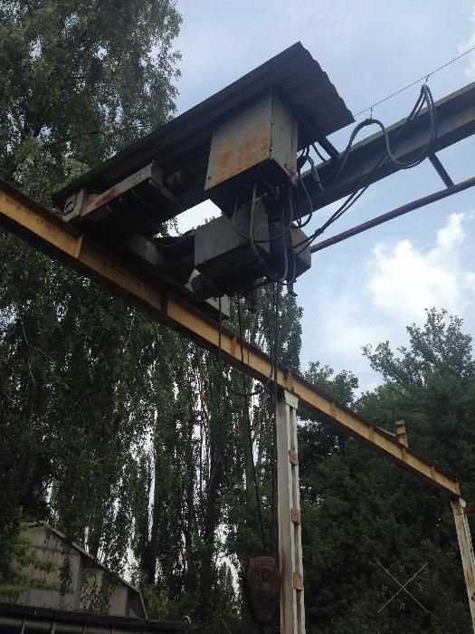 продается мостовой кран грузоподъемностью 2 т.