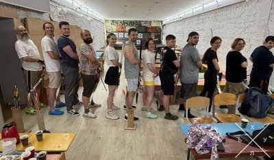 Корпоратив і тімбілдинг у Києві — стрільба з лука для к